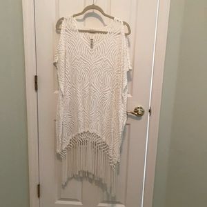 Beautiful white knitted over sweater